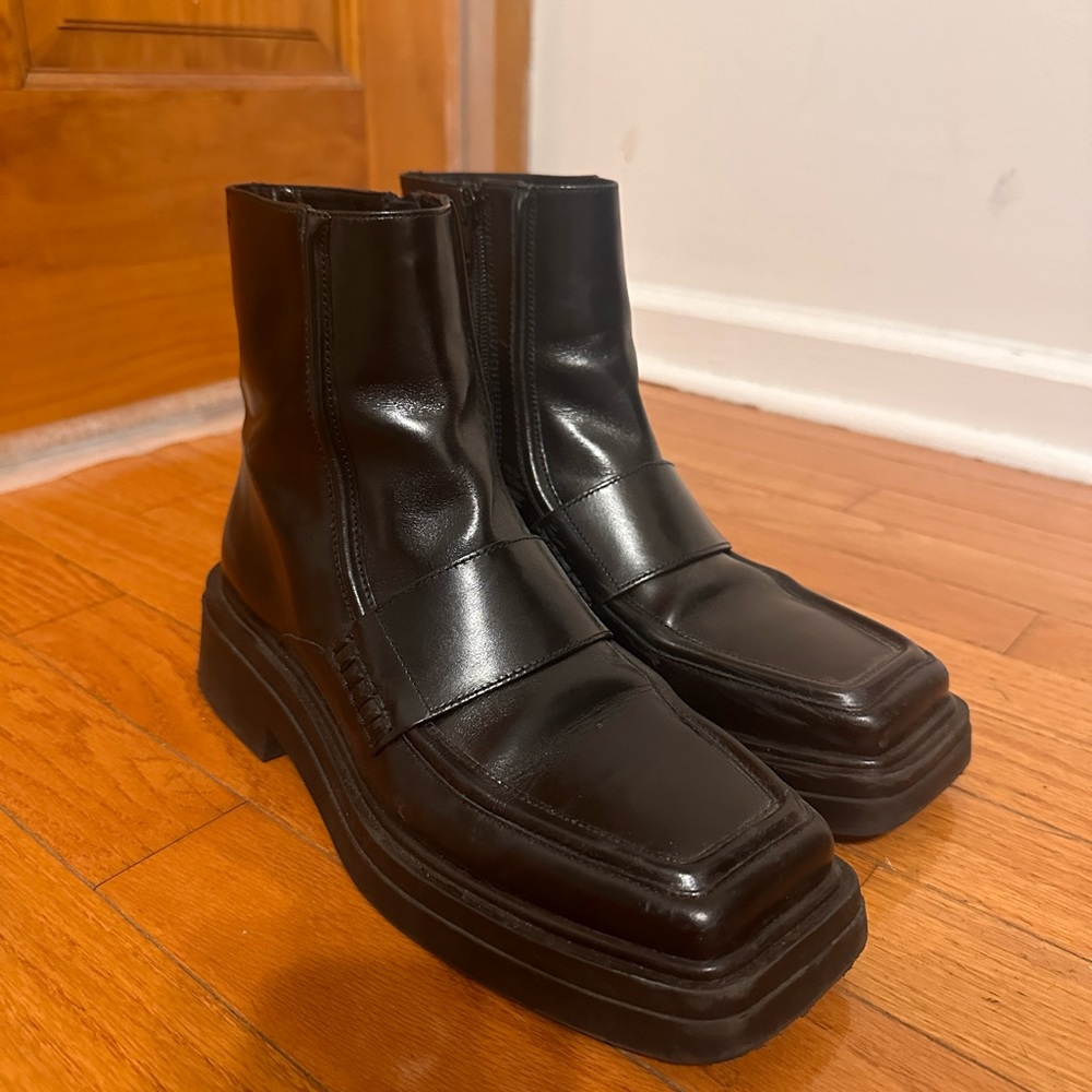 Vagabond Eyra square toe loafer boots in black leather